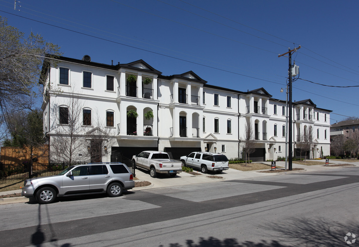 Primary Photo - 3229-3241 Throckmorton St