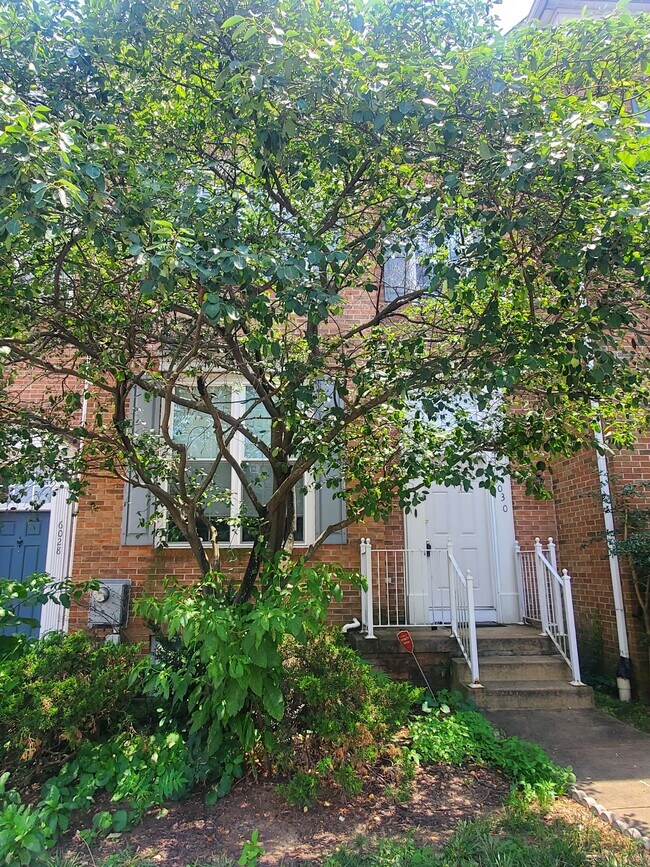 Foto del edificio - 6030 Lincolnia Rd