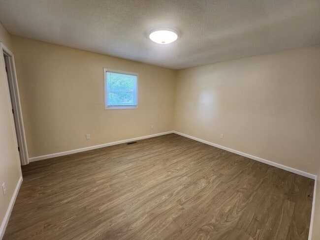 Foto del edificio - Updated-Pets Welcome-Pay Electric ONLY!