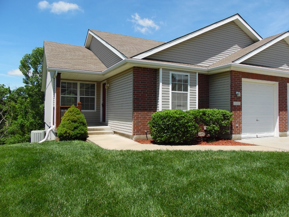 1971 S Powahatan Ct, Independence, MO 64057 Townhome Rentals in