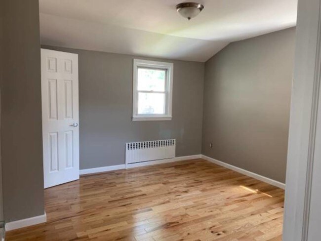 Building Photo - 209 Tibbetts Rd