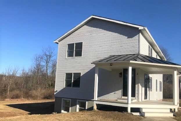 Foto del edificio - 102 Vosburgh Rd