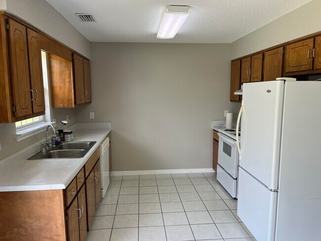 Foto del edificio - 114 Oak Terrace Dr