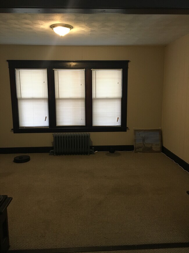 Habitación delantera - 13 Homestead Ave