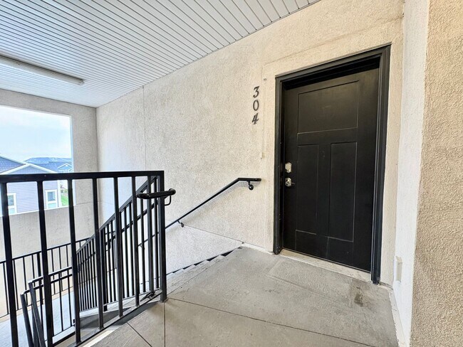 Foto del edificio - Spacious & Bright 3 Bedroom Condo with Pool Access, Garage, and Prime Lehi Location!