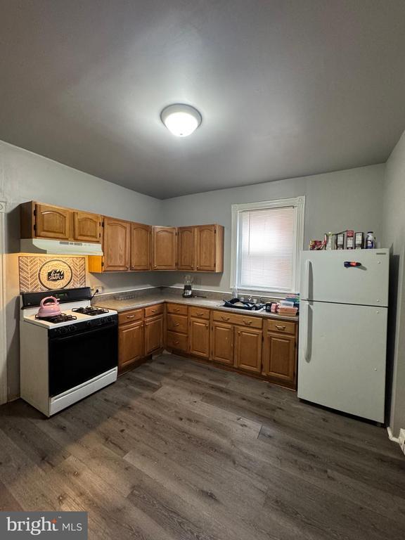 Foto del edificio - 533 BUTTONWOOD St