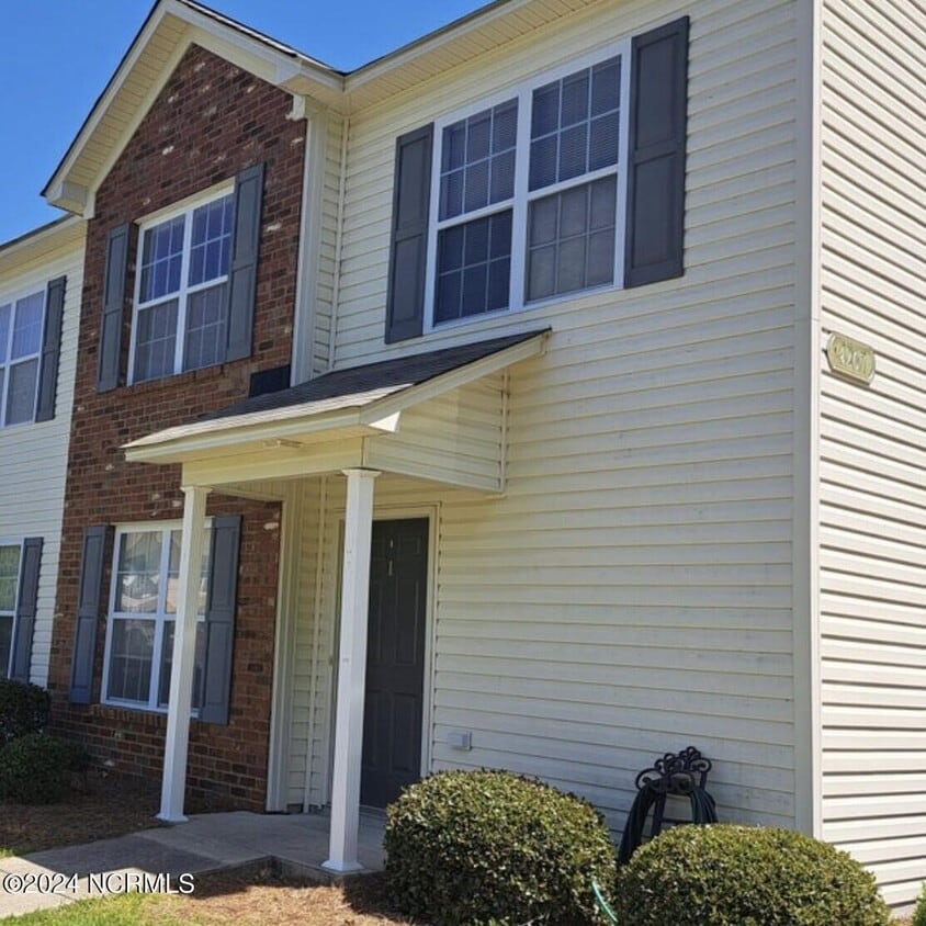 4267 Dudleys Grant Dr, Winterville, NC 28590 Townhome Rentals in