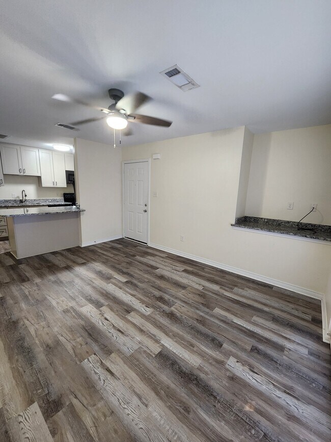 Foto del edificio - 4780 Pontchartrain Dr