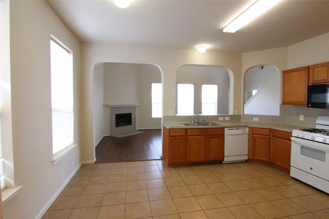 Building Photo - 4018 E Teal Estates Cir