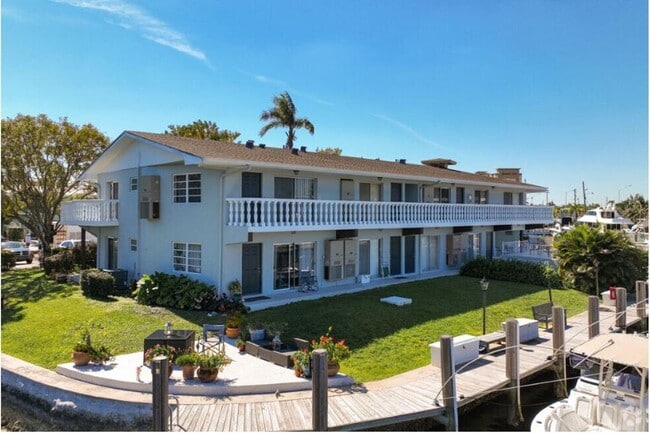 Building Photo - 811 SE 22nd Ave