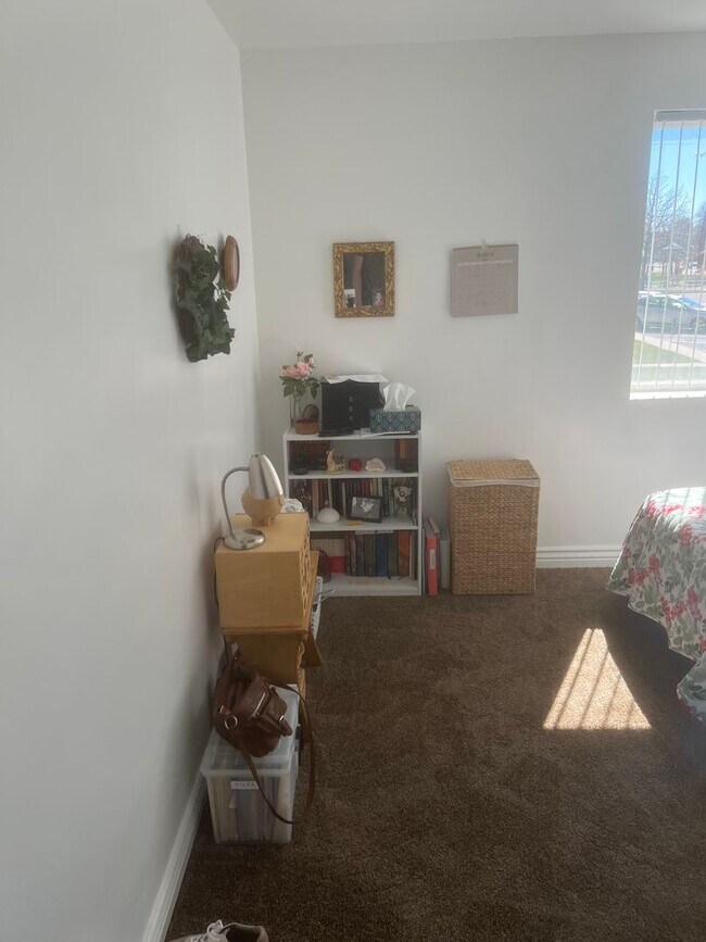 Foto del edificio - 2 bed/1 bath - Available for immediate one...