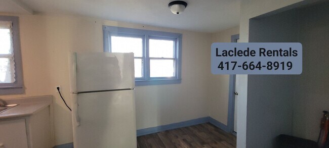 Building Photo - 3 bedroom 1 bathroom house for rent