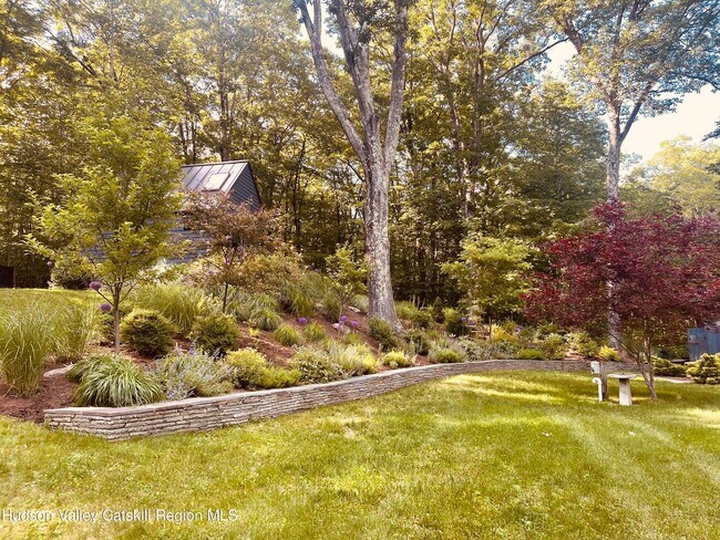 Building Photo - 535 Mink Hollow Rd