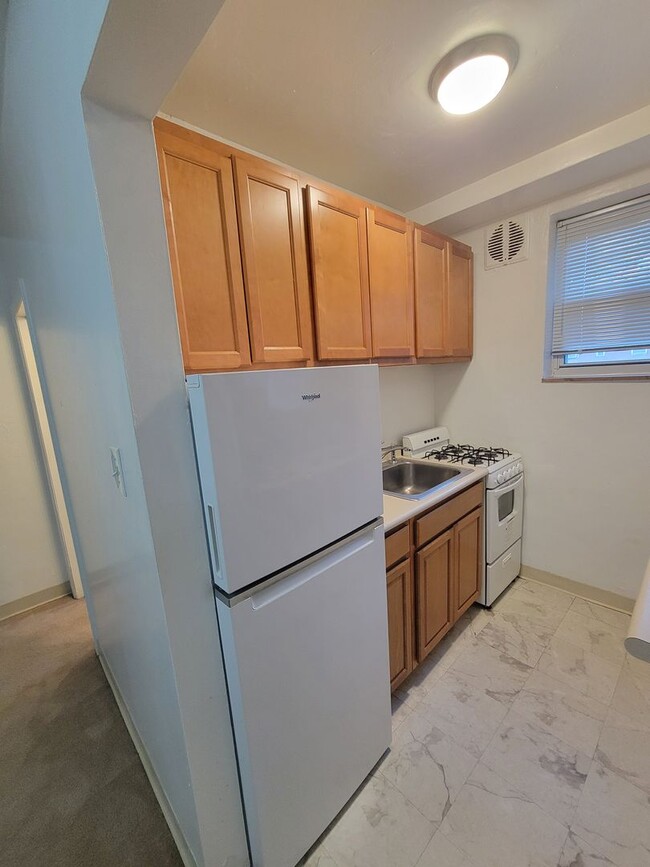 Interior Photo - Carol Shamrock Apartments