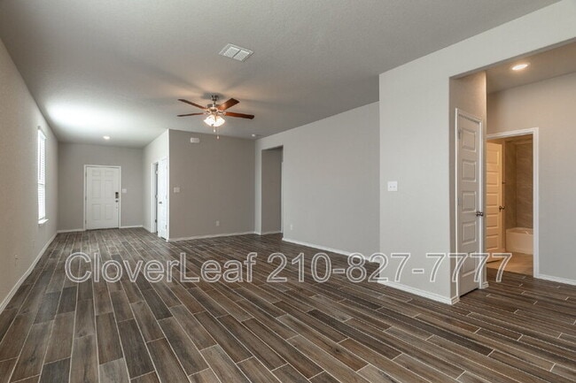 Foto del edificio - 275 Kinsley Wy