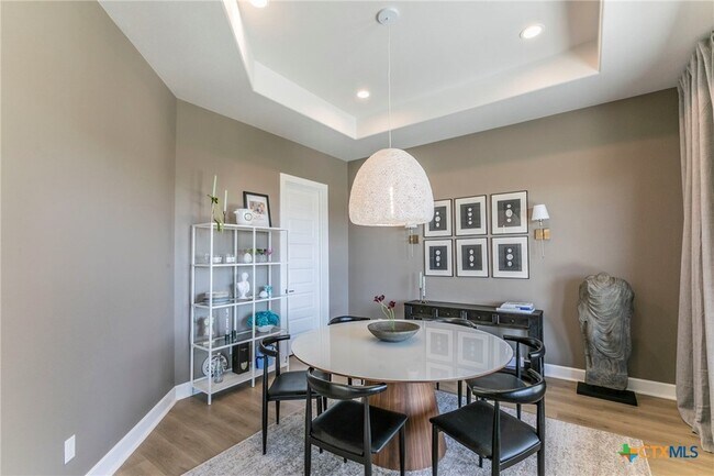 Foto del edificio - 6413 Waggoner Ct