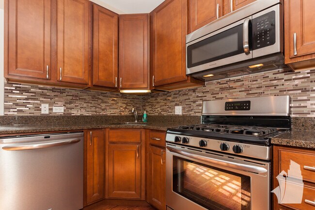Foto del edificio - 815 W Newport Ave