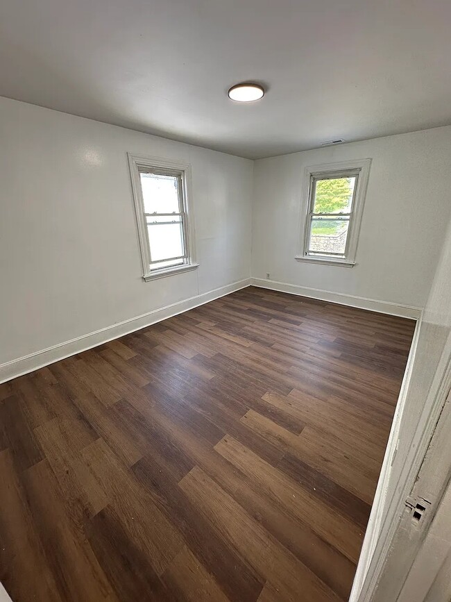 Photo - 3 Bed 1 Bath Apartment