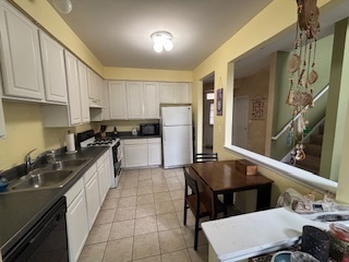 Building Photo - 2820 White Thorn Cir