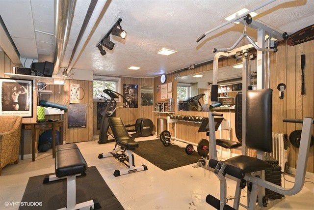 Workout Room - 4519 N Harding Ave