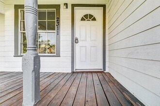 Building Photo - 2311 Wavell St