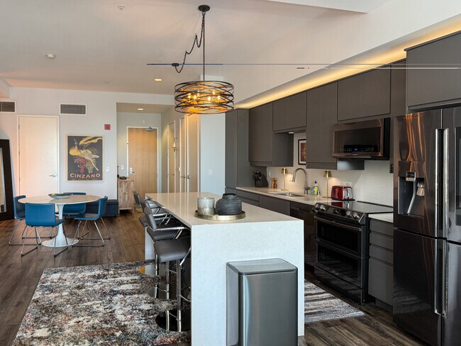 Foto del edificio - 350 W Ash St