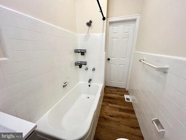 Foto del edificio - 6249 Reedland St