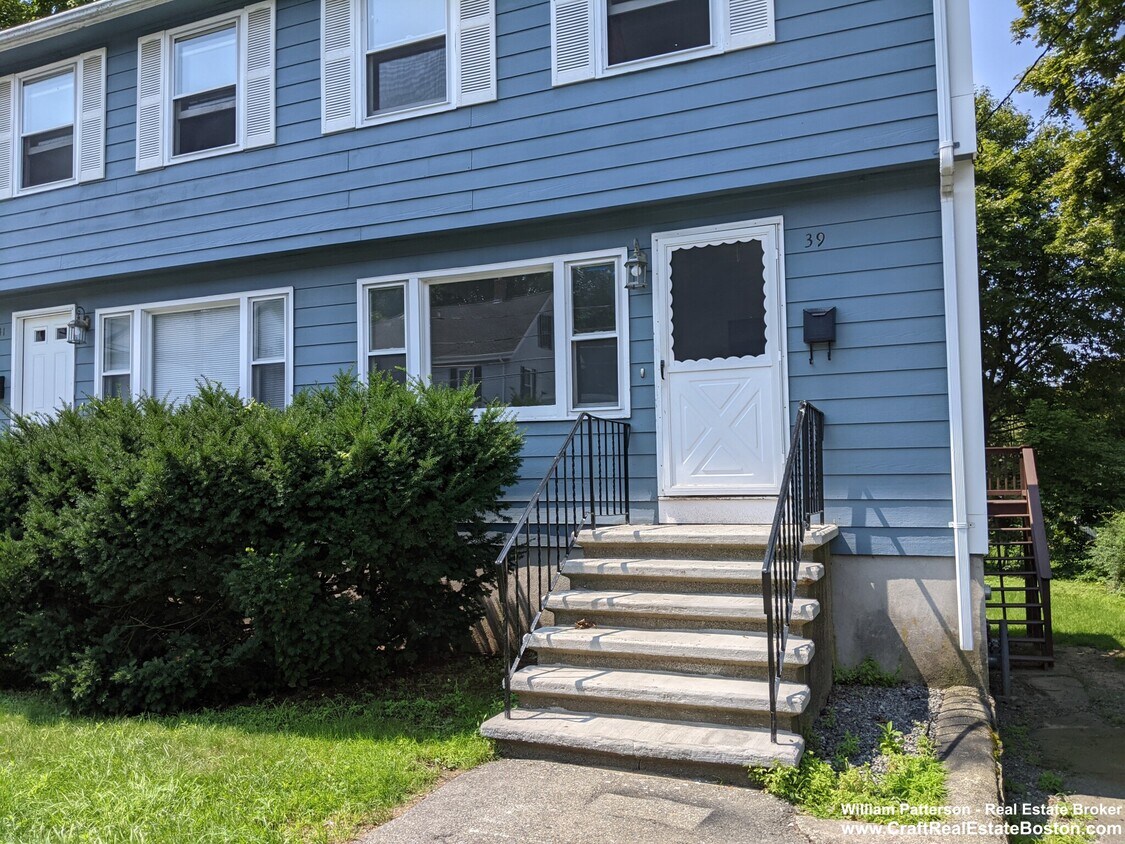 Primary Photo - 39 Highland St