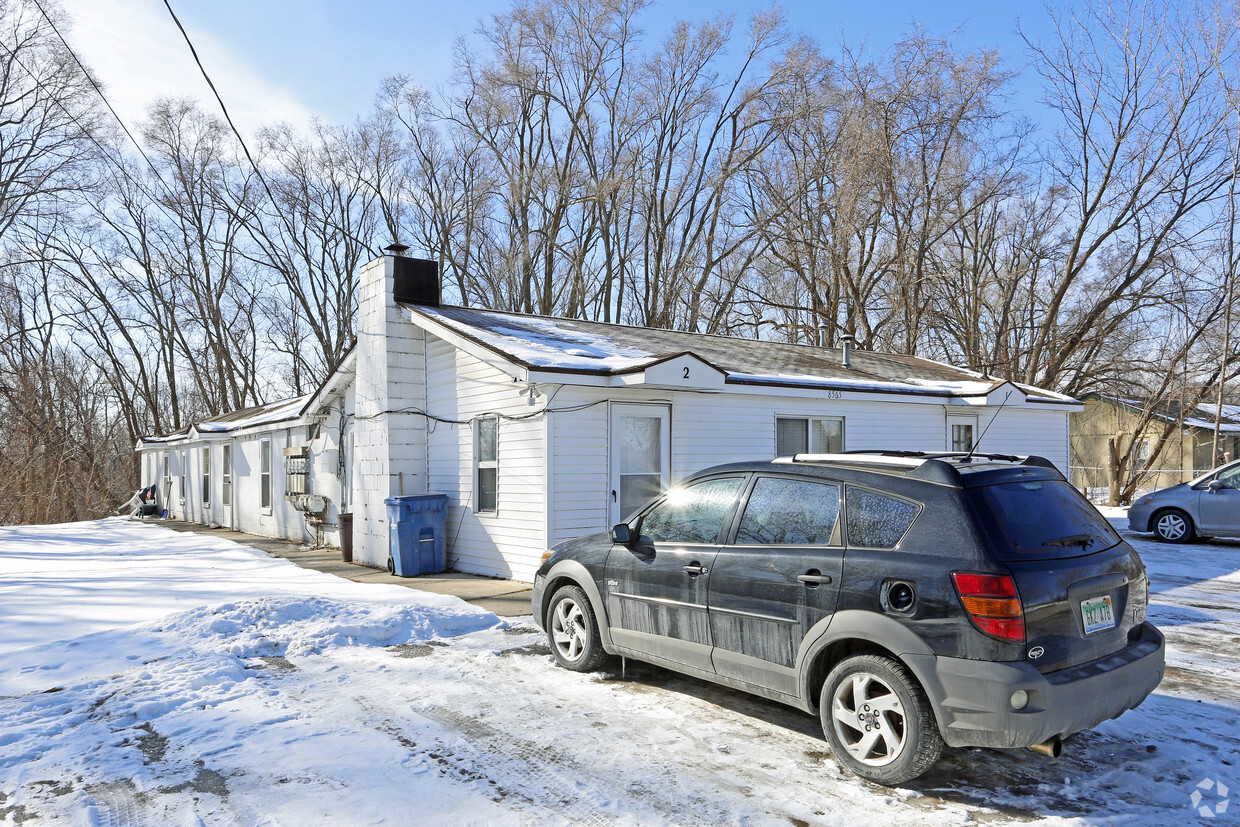 Building Photo - 8565 Pontiac Lake Rd