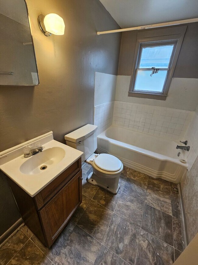 Foto del edificio - 127 E 10th St