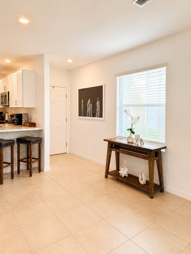 Foto del edificio - 5766 Le Marin Way