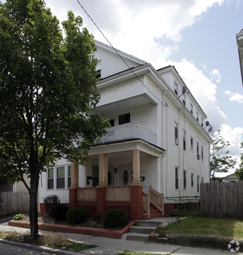 Building Photo - 182-184 Peace St