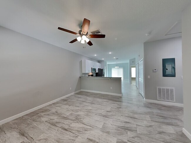 Building Photo - 1004 Dampierre Ct