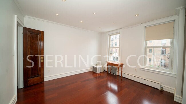 Foto del edificio - 2351 36th St