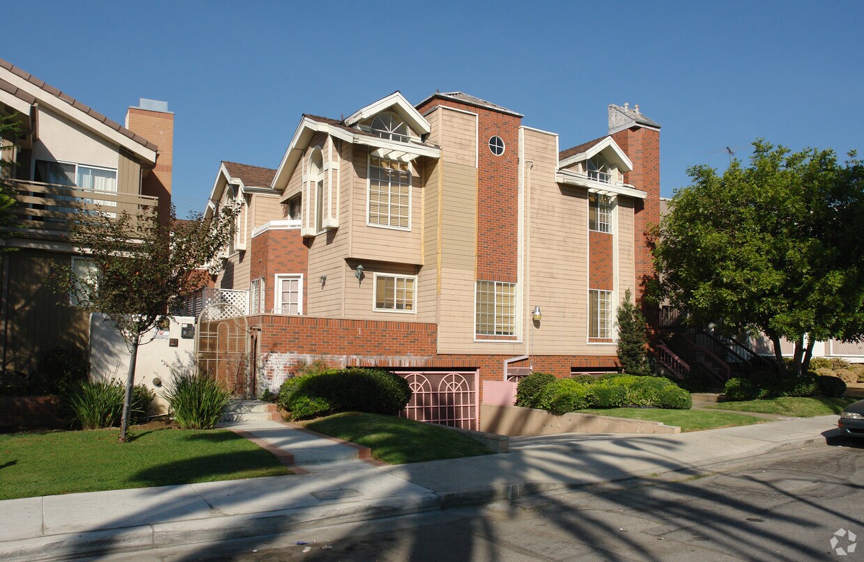 Foto principal - 425 Palm Dr