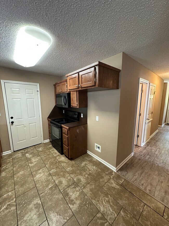 Building Photo - 107 Butterfield Crossing