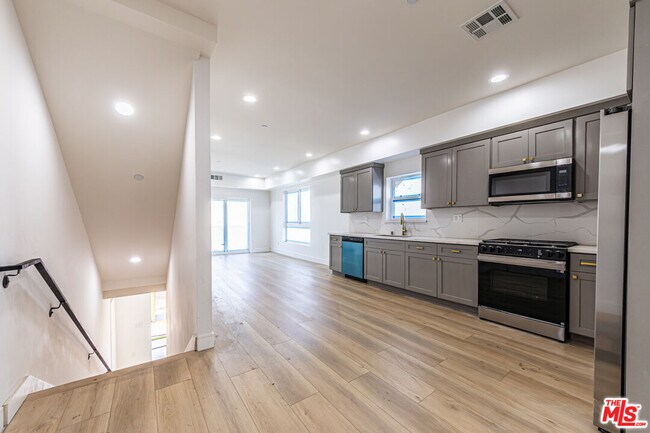 Foto del edificio - 5434 Romaine St