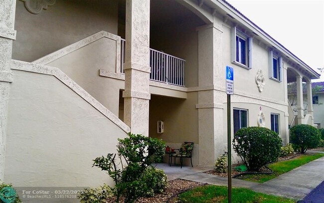 Building Photo - 8462 NW 40th St