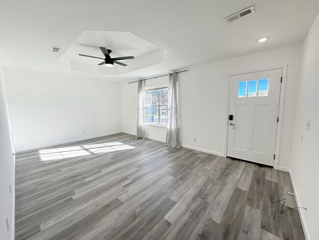 Foto del edificio - Available Now!  3 Bedroom, 2 Bathroom in Prime Bentonville Location, w/ Garage and Fenced-in Back...