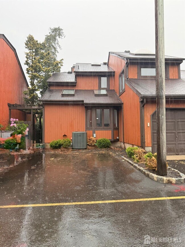 Building Photo - 100 Riverbend Dr