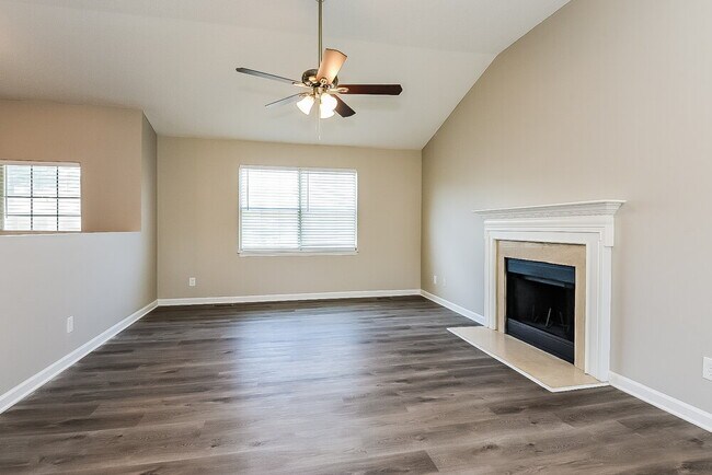 Building Photo - 12 Southview Dr
