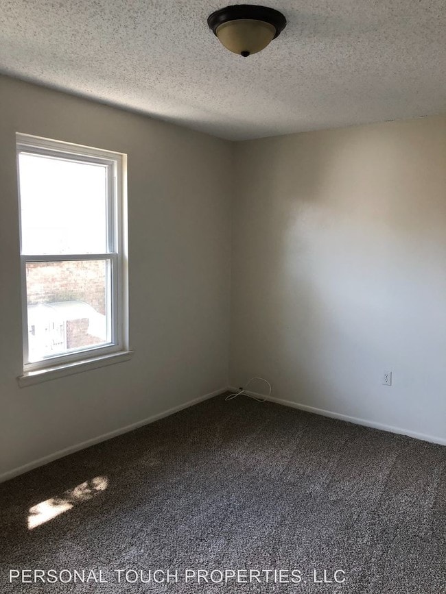 Building Photo - 1714 Boulevard De Province