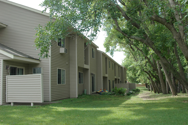 Building Photo - Woodmount Townhomes