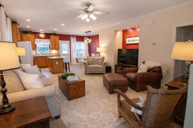 Foto del edificio - 418 Price Dr