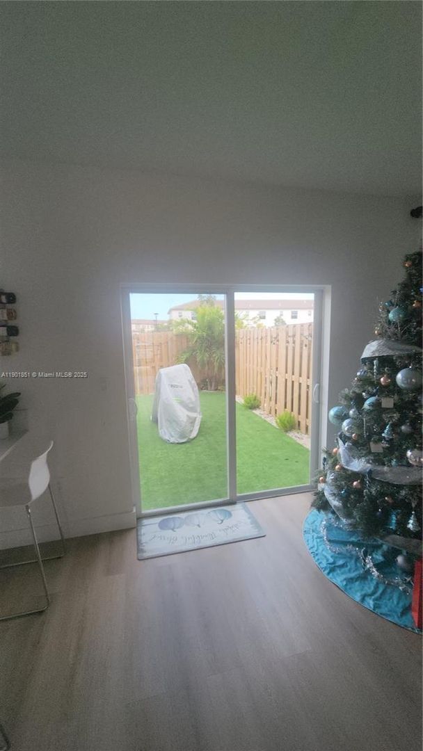 Foto del edificio - 12277 NW 24th Pl