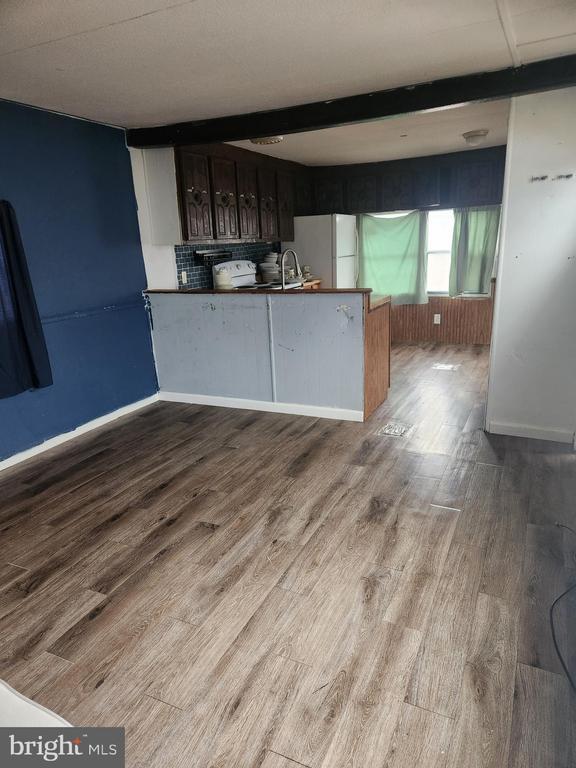 Building Photo - 203 Twigg Dr