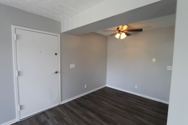 Interior Photo - Belleville