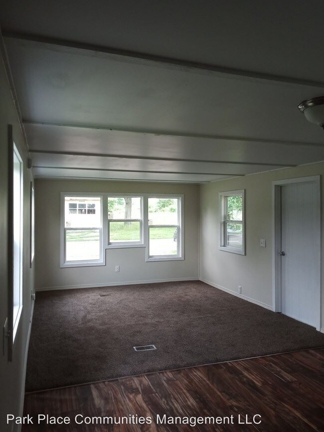 Building Photo - 360 Hill St