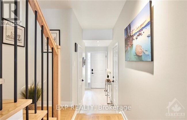 Building Photo - 44 Sienna Private