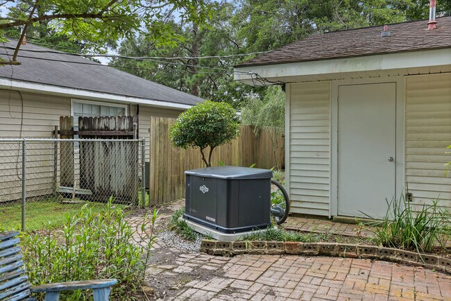 Foto del edificio - 124 Florence Dr